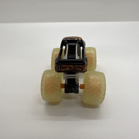 Hot Wheels Monster Jam Captains Curse Monster Truck Die-Cast Vehicle 1:64 Scale - Picture 4 of 8